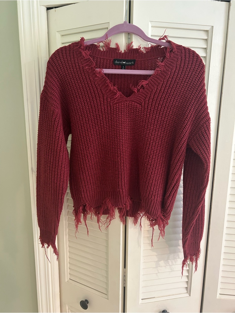 Derek Heart Distressed V-Neck Chunky Knit Sweater - Burgundy